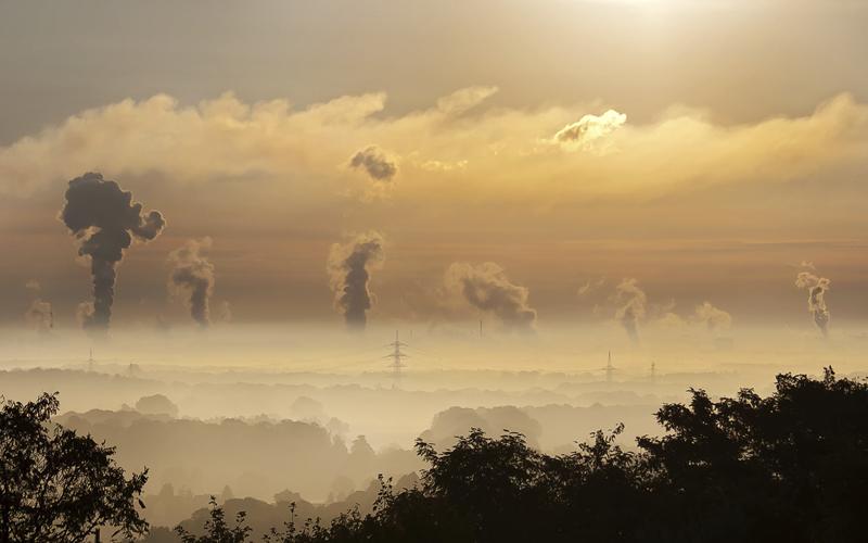 ¿ES LA CONTAMINACIÓN ATMOSFÉRICA UN FACTOR DE RIESGO EN COVID-19?